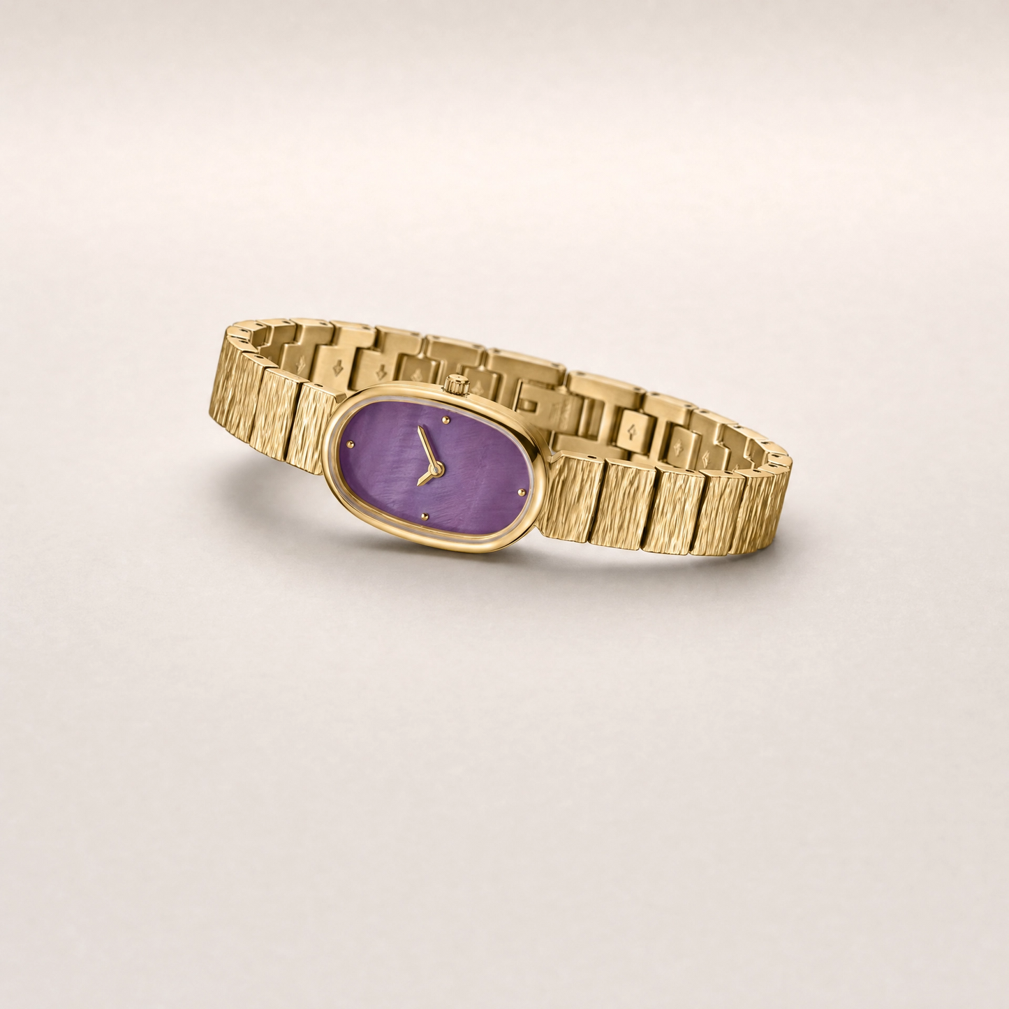 18mm Oval Quartz Watch with Dusk Pearl-Effect Dial and Warm-Tone Bracelet